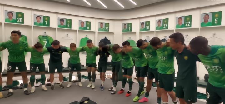 京沪德比赛前王刚更衣室动员：我们有中国最好的10号和6号