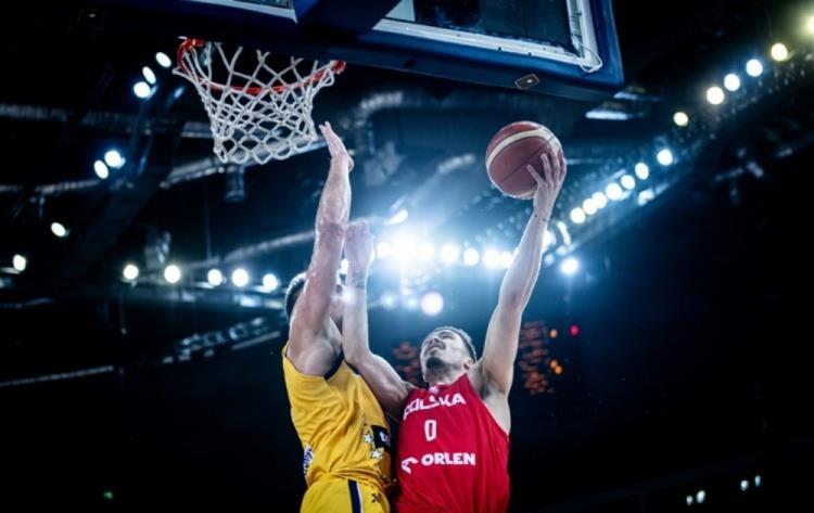 波兰76-72战胜波黑 晋级奥运资格赛