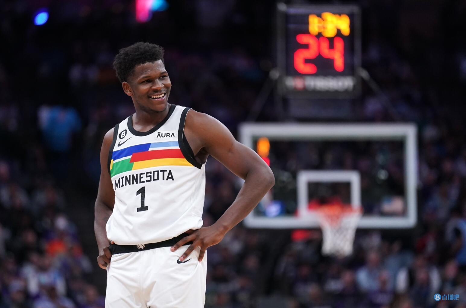 跟上跟上！塔图姆：爱德华兹将会迎来爆发的一个赛季