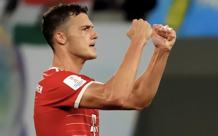 队报：拜仁再次尝试签沃克失败；国米将以3300万欧报价帕瓦尔