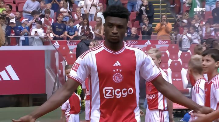 记者：阿贾克斯对库杜斯要价4400万镑，西汉姆联最多给4100万