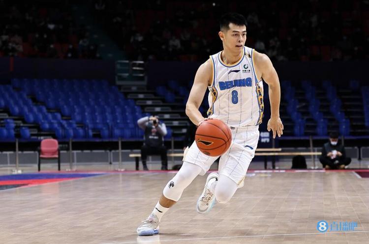 记者：方硕有望成效力首钢时间最长球员 他值得一件退役球衣