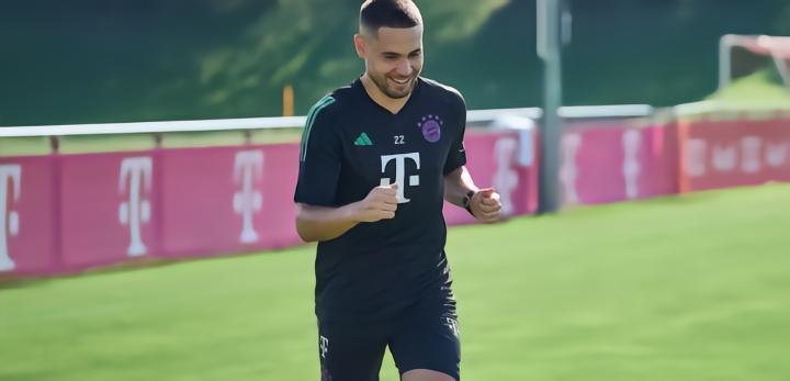 拜仁官方：格雷罗恢复跑步训练；凯恩因孩子出生缺席今日训练