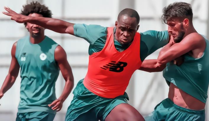 星报 : 谢周三与QPR和哈镇竞争乌干达前锋伊克皮祖