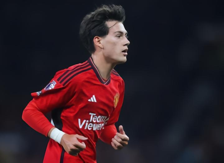 曼晚：曼联和谢菲联谈外租佩利斯特里，后者渴望稳定机会