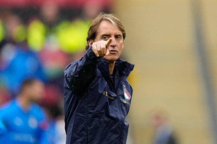 米体：曼奇尼将与沙特队签三年9000万合同，预计未来几天官宣