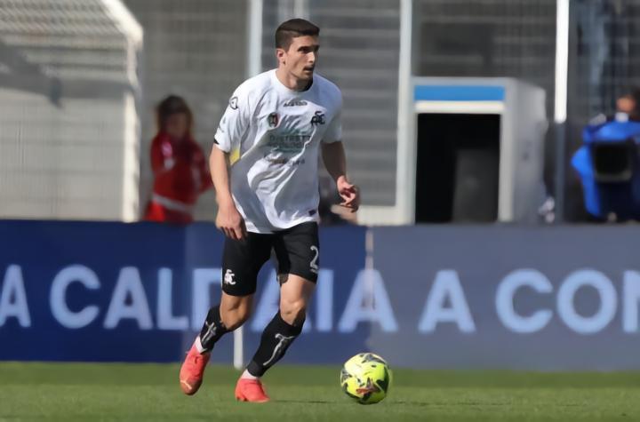 米体：维罗纳问价卡尔达拉，但球员220万年薪让他们望而却步