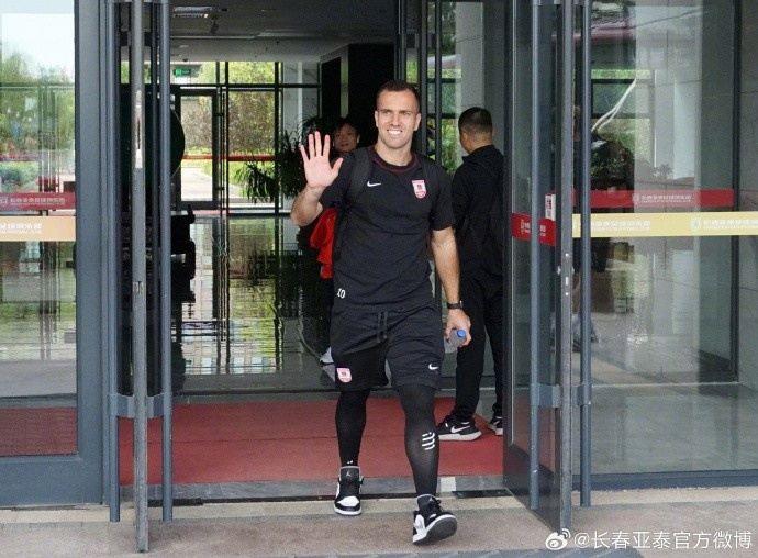26日客战海牛 长春亚泰出征青岛