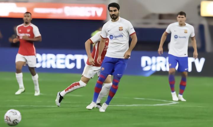 每体：巴萨近年来盯上了曼城来引援，已先后签下多名球员