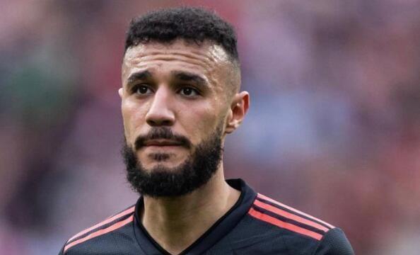 德媒：目前马兹拉维是拜仁右后卫的首选