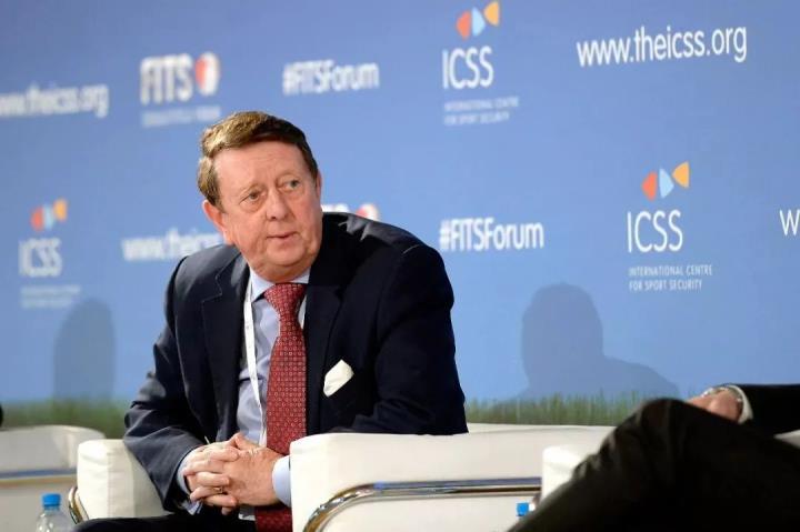 谈谈足球的内外行：前英超联盟主席大卫·理查兹，所