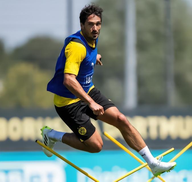 胡梅尔斯：凯恩是近十年欧洲最好的五名前锋之一