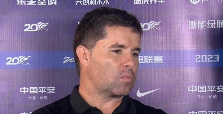 安东尼奥：明天的比赛除停赛的郑龙外，所有球员都可以出场