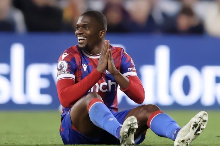 晚旗报：水晶宫为埃泽杜库雷标价7000万镑，希望吓退曼城红军