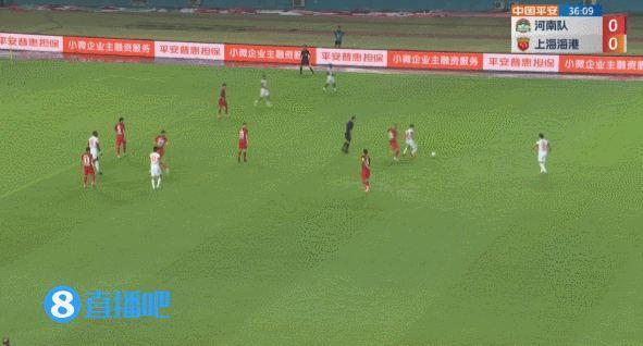 这球是点球吗？若昂禁区内倒地，主裁判看过回放仍认定没有犯规