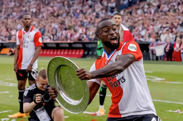 德天空：拜仁高层讨论了海特勒伊达的名字，但他不是热门选择