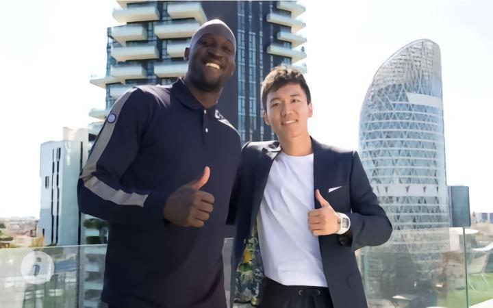 米兰体育报：“卢卡库正在靠近罗马，事实上一个多月
