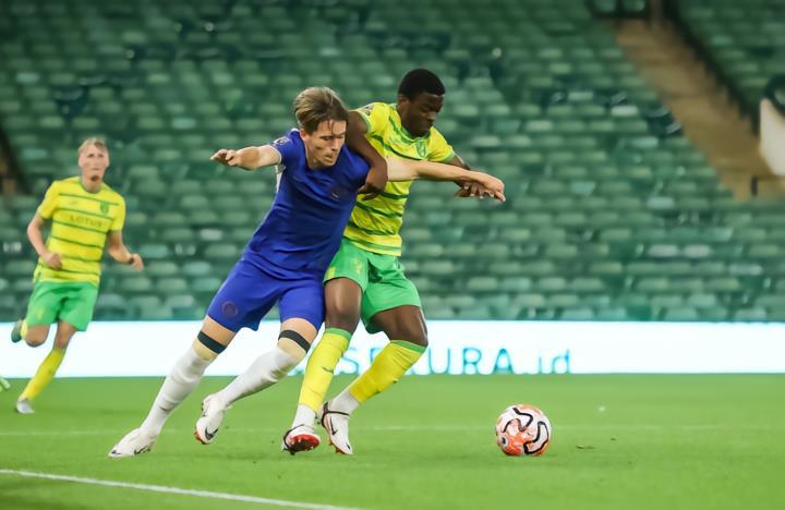 U21战报：切尔西2-3诺维奇，斯图特破门、摩根首球