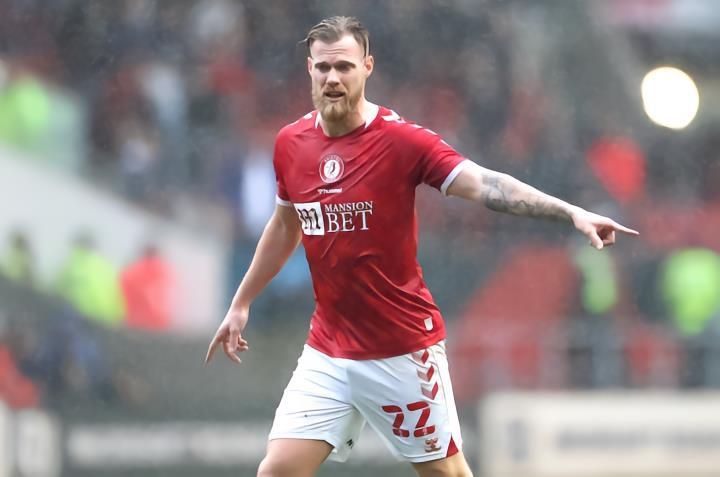 天空体育：前切尔西球员，30岁中卫卡拉斯即将免签至沙尔克