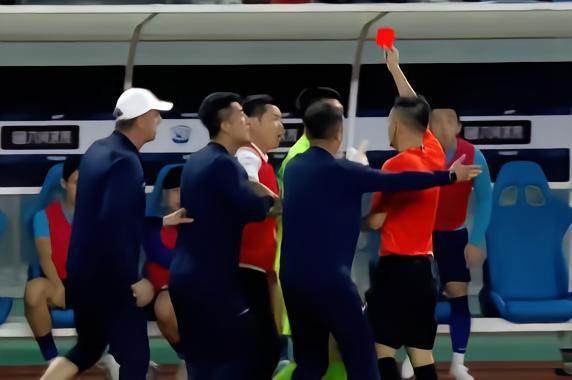 肇俊哲：今晚有点冲动，但只是不同视角、角色对足球理解不同