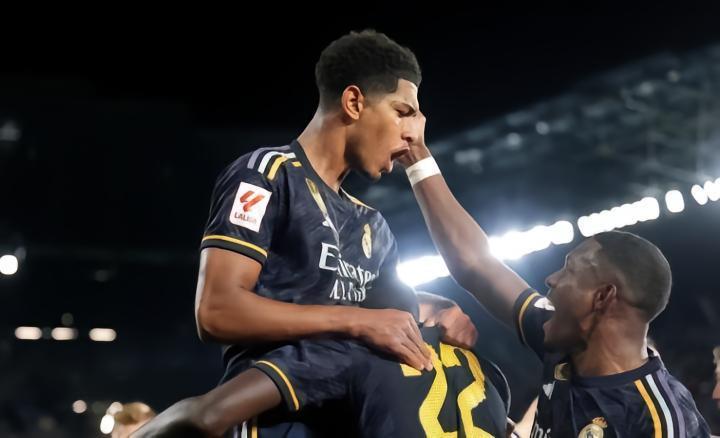 世体：贝林厄姆在更衣室人气颇高，已逐步显露球队领袖的风范