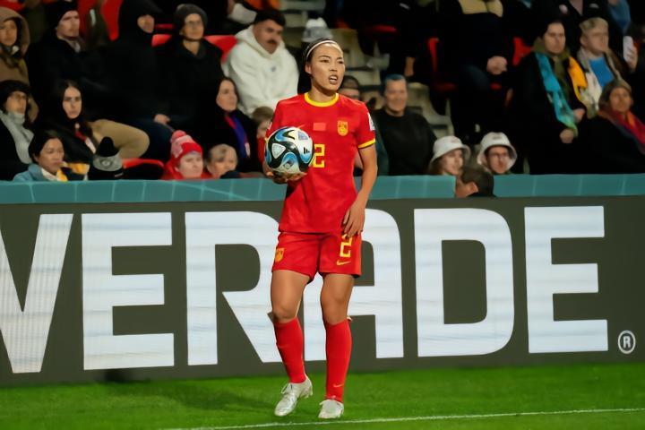 北青：李梦雯抵达布莱顿报到，中国女足下月9日苏州集结