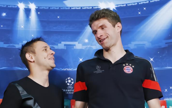 穆勒：拉菲尼亚是拜仁最好的DJ，让我感觉在参加嘻哈音乐节