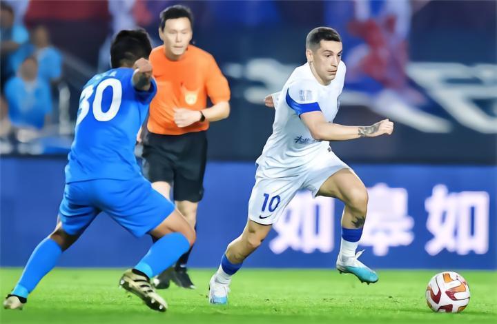 这边争亚冠，那边忙保级！艾堃执哨三镇支云，沈寅豪担任视裁