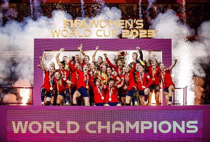 伊涅斯塔谴责鲁比亚莱斯：他的行为玷污了女足赢世界杯的成就