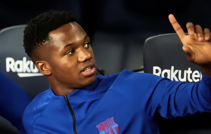 马卡报：法蒂可能会考虑离队，巴萨有意菲利克斯、洛塞尔索