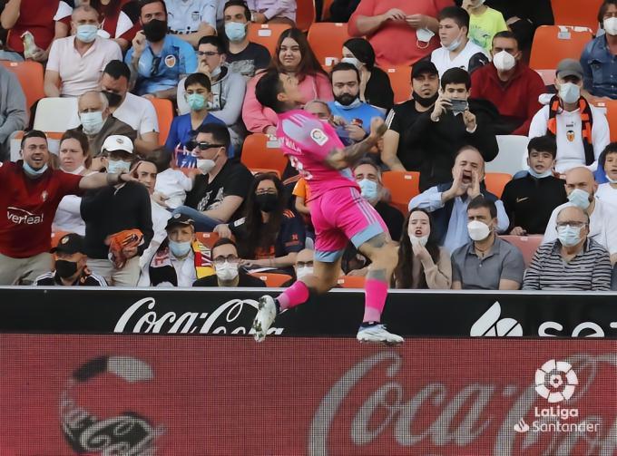 奇米-阿维拉红牌停赛，阿拉萨特也批评上轮联赛他的暴力犯规