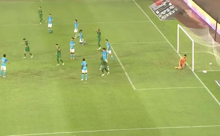 朱晓刚批评大连球员：最好的基地和球场用着，这表现凭什么