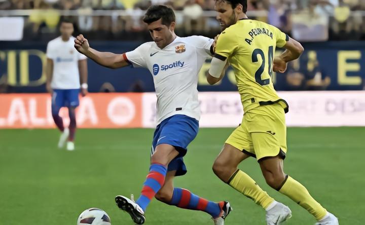 阿斯：犯错太多，罗贝托在中场休息时被哈维训话