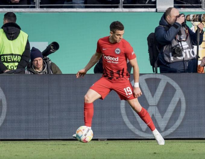 西媒：由于拉法米尔加盟难度过高，瓦伦西亚考虑拉斐尔博雷