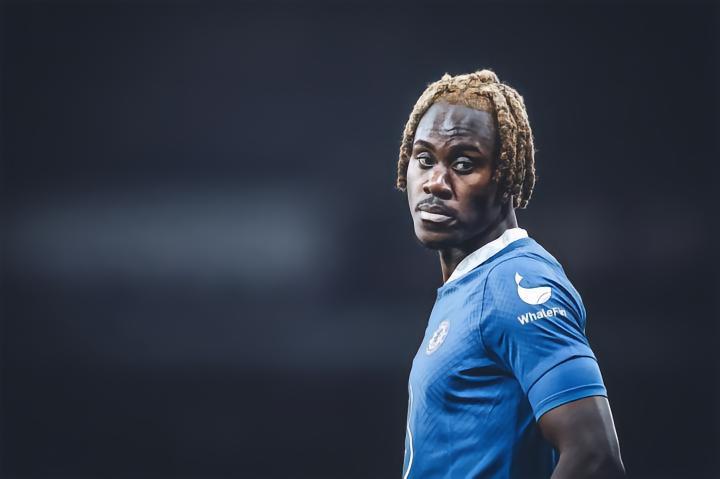 顶替帕瓦尔，英媒：查洛巴今天将接受拜仁的体检