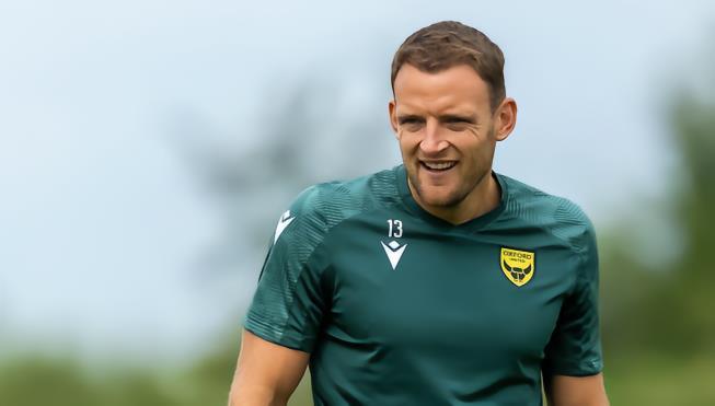 官方 : 牛津联与门将伊斯特伍德续约，为期两年