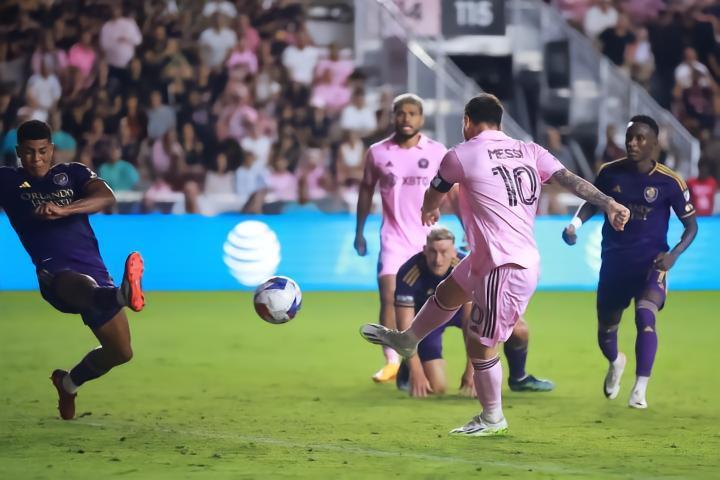 希腊网球手西西帕斯：我的梦想是能与梅西见面并聊上几分钟