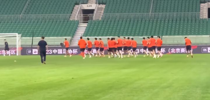 京媒：刘彬彬、贾德松缺席今日工体适应场地训练