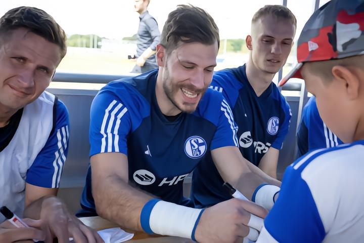 费尔曼经纪人和穆勒经纪人的直接对话！前情提要：据