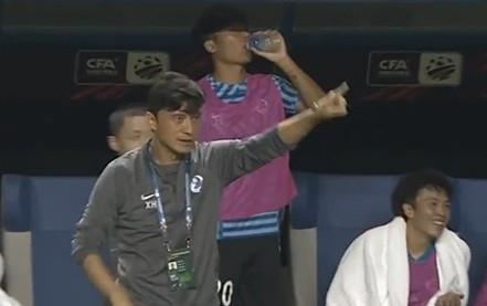 谢晖：这场胜利让我们重新找回信心；相信通过努力能完成保级