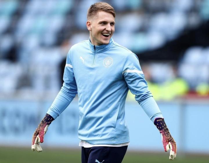 Here we go！罗马诺：曼城19岁门将范萨斯加盟费耶诺德