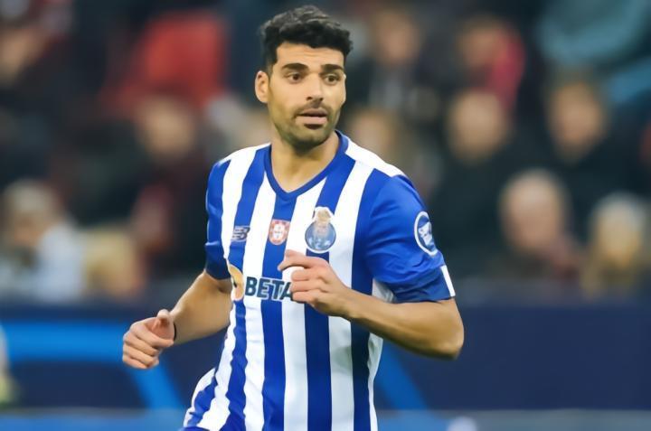 跟队记者：米兰就1500万欧元 奖金签塔雷米与波尔图达成协议