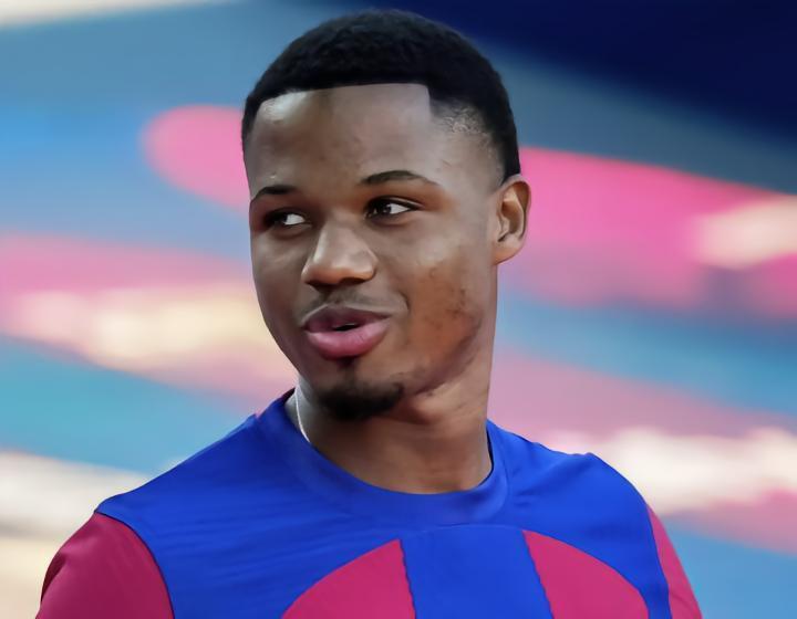 世体：法蒂还没最终决定是加盟布莱顿还是塞维利亚