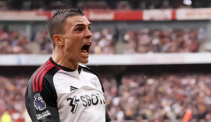 记者：拜仁正全力引进帕利尼亚，查洛巴转会暂时搁置