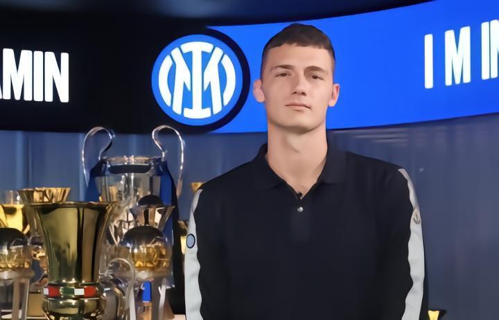 法尔克：帕瓦尔曾开车到赫内斯的家中，表明离队愿望