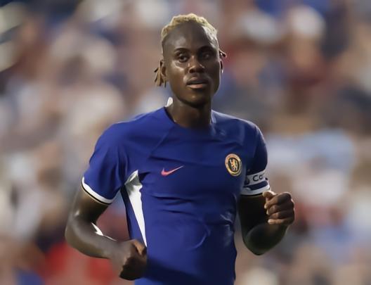 记者：拜仁仍在谈租借查洛巴，切尔西更想出售但也可能外租