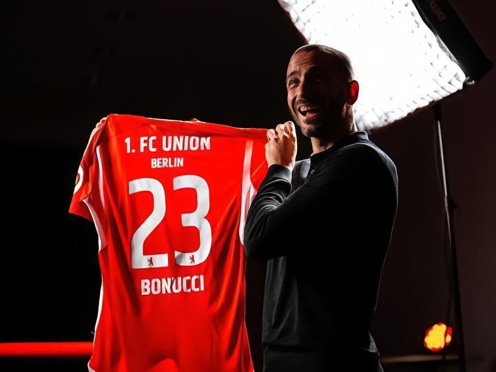 官方：36岁尤文后卫博努奇加盟柏林联合，转会费0欧