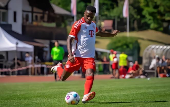 法尔克：尽管其他球队有意，但萨尔决定留在拜仁