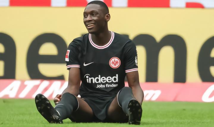 踢球者：穆阿尼转会巴黎失败，他将留在法兰克福