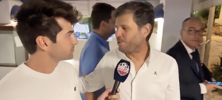 每体：转会窗关闭后，巴萨高层们一起吃了顿庆功晚餐